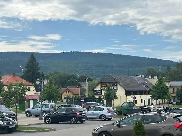 Sudecka K0rona Caloroczne شاليه *